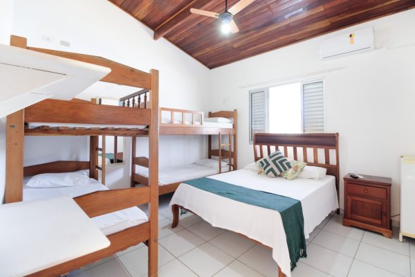 Quarto Família - Velinn Pousada Entre Praias